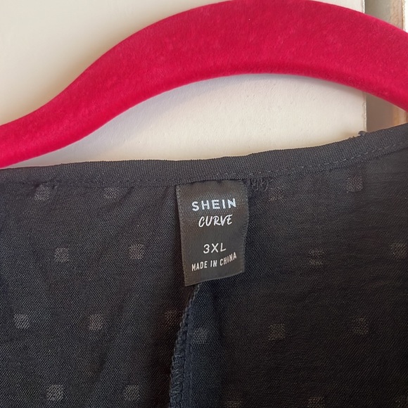 NWOT BLACK RUFFLE TOP SIZE 3XL - Picture 3 of 7